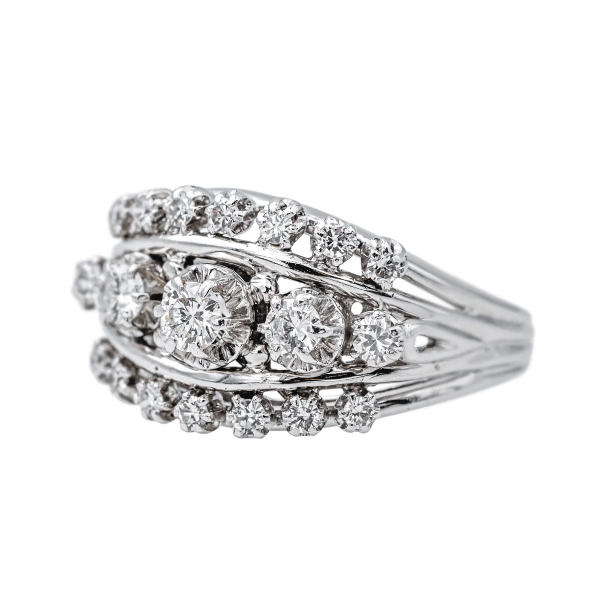 Bague Dôme en or blanc, platine et diamants - Image 3