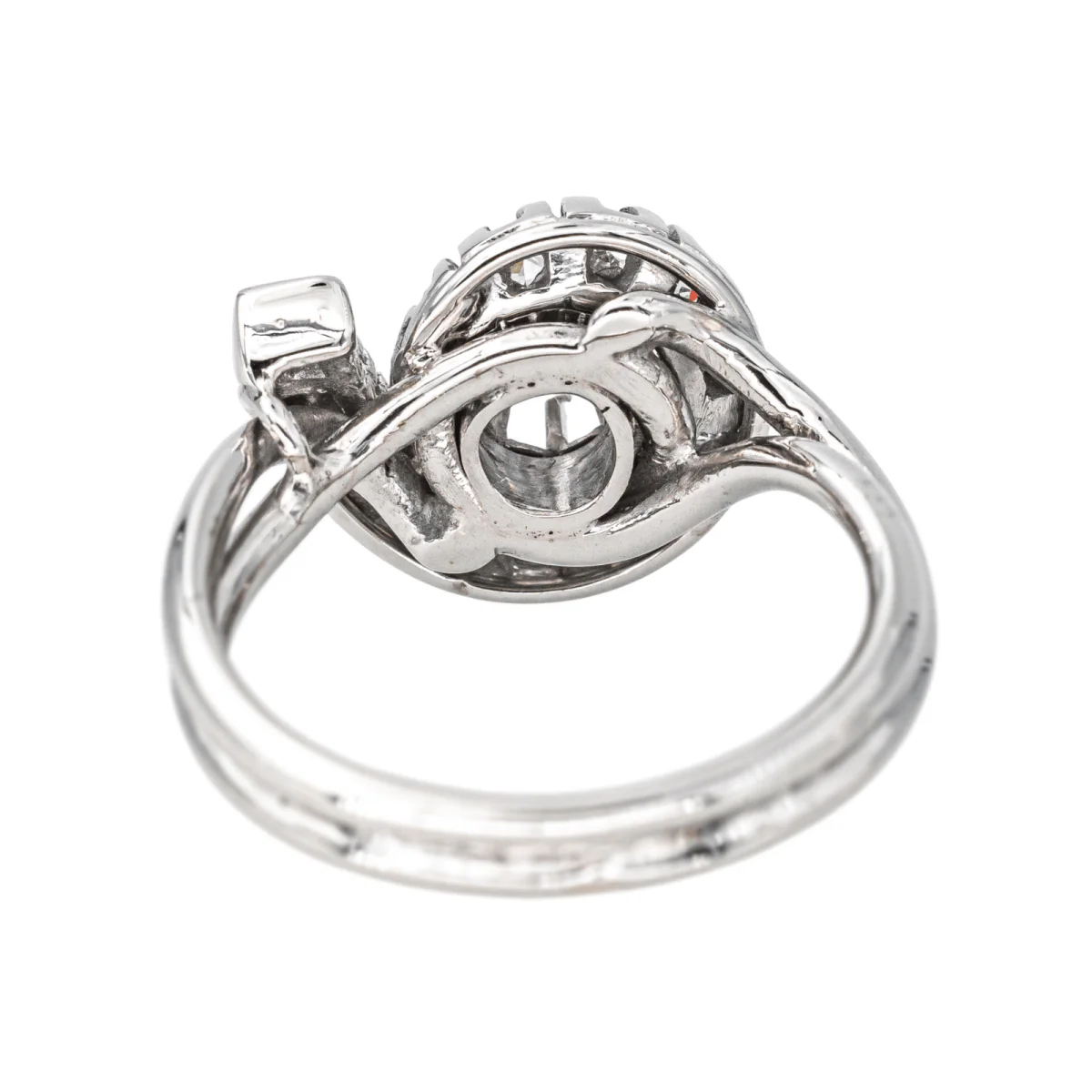 Bague Entourage en or blanc et diamants - Image 5