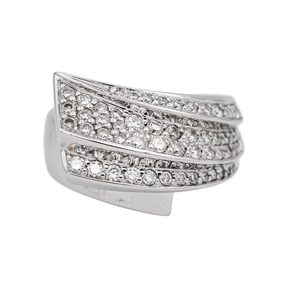 Bague Pavée en or blanc et diamants
