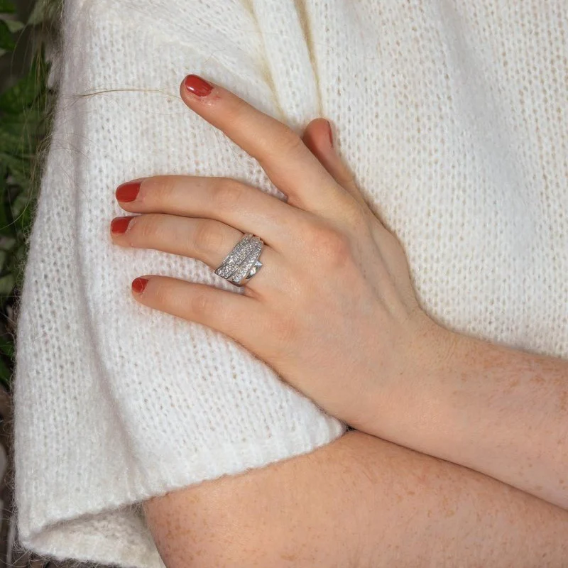 Bague Pavée en or blanc et diamants - Image 2