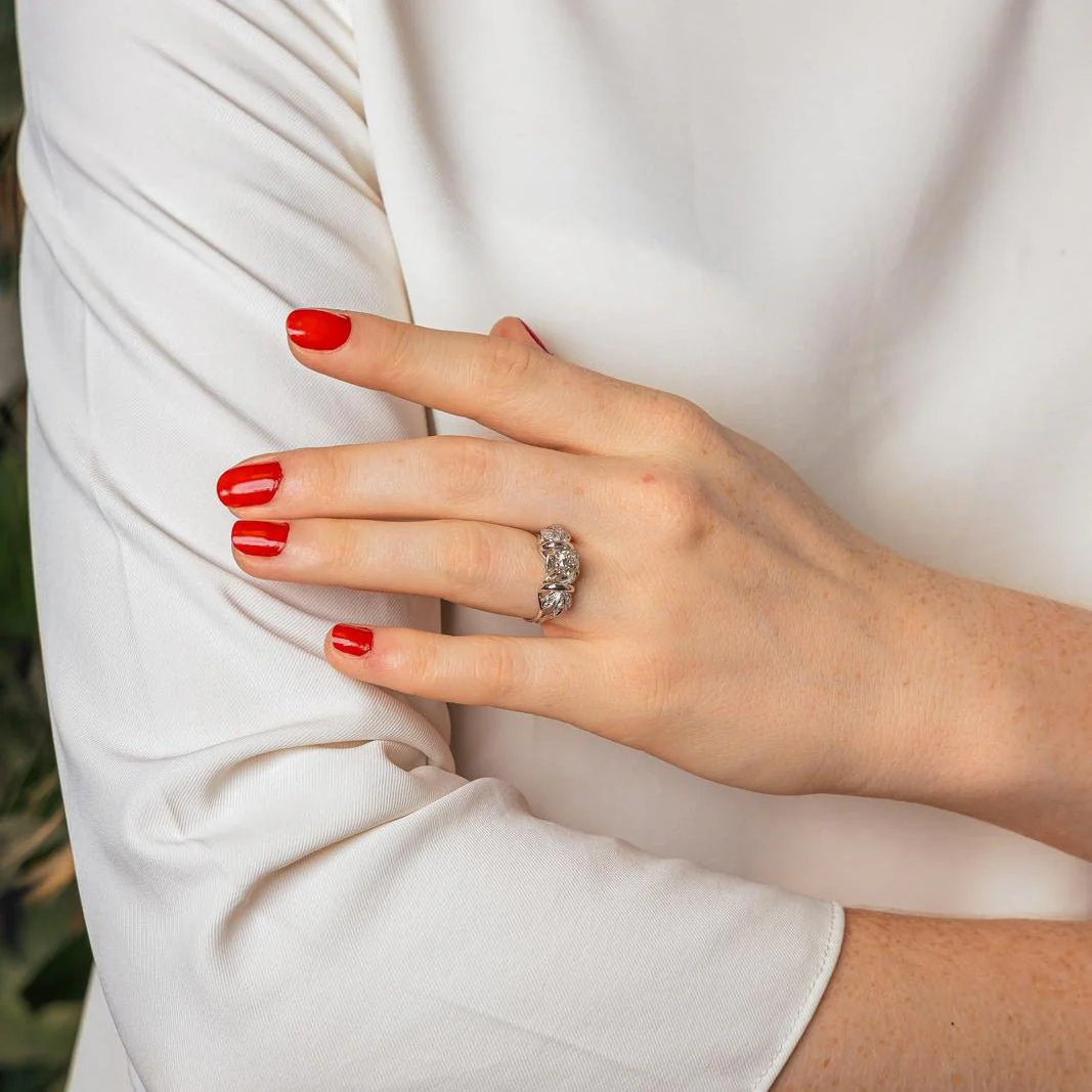 Bague en or blanc et diamants - Image 2