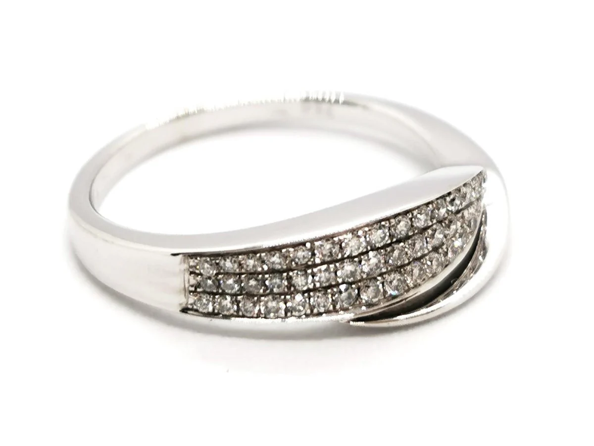 Bague Pavée en or blanc et diamant - Image 2