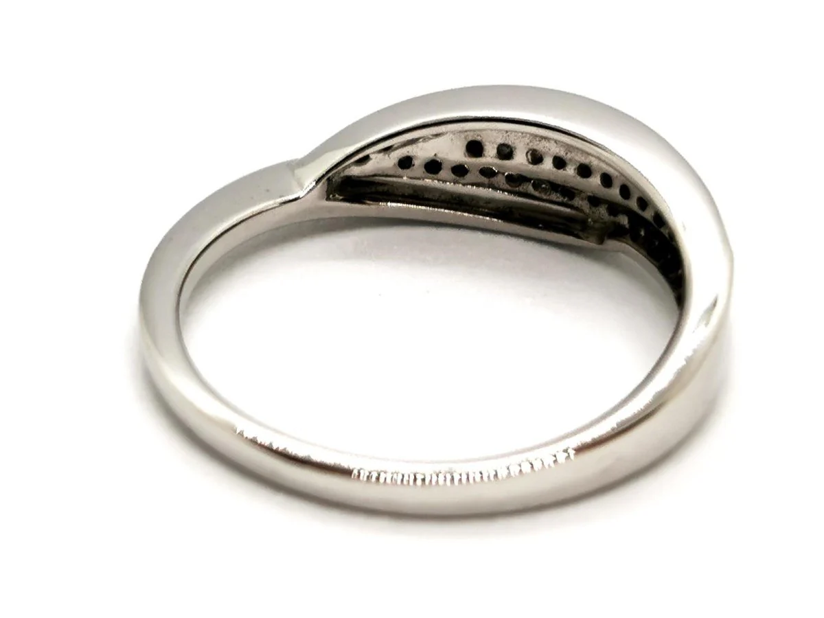 Bague Pavée en or blanc et diamant - Image 8