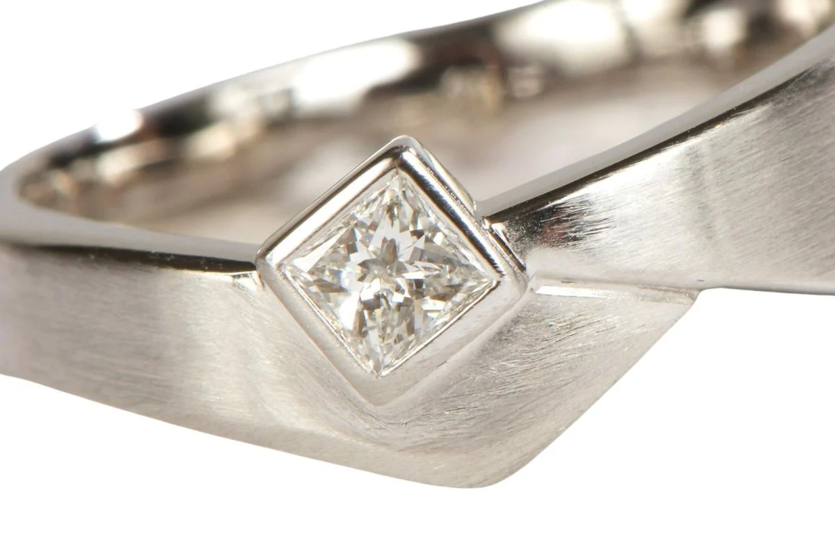 Bague Alliance en or blanc et diamant