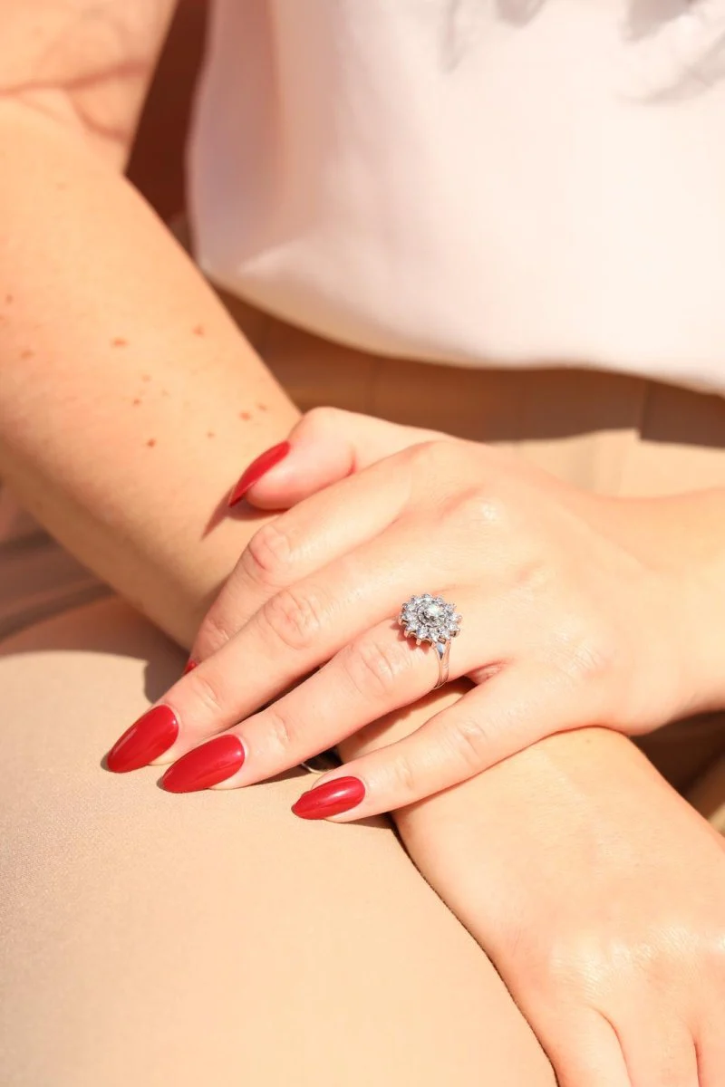 Bague en or blanc et diamants - Image 2