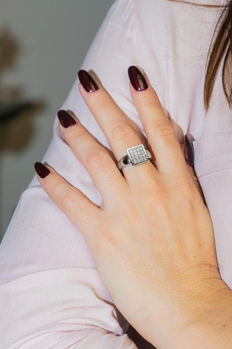 Bague en or blanc et diamant - Image 2