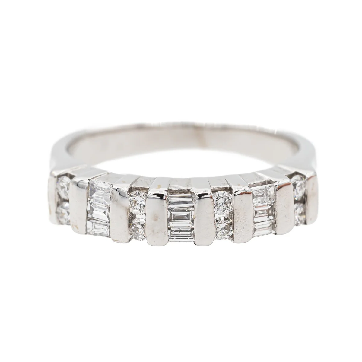 Bague Alliance en or blanc et diamants