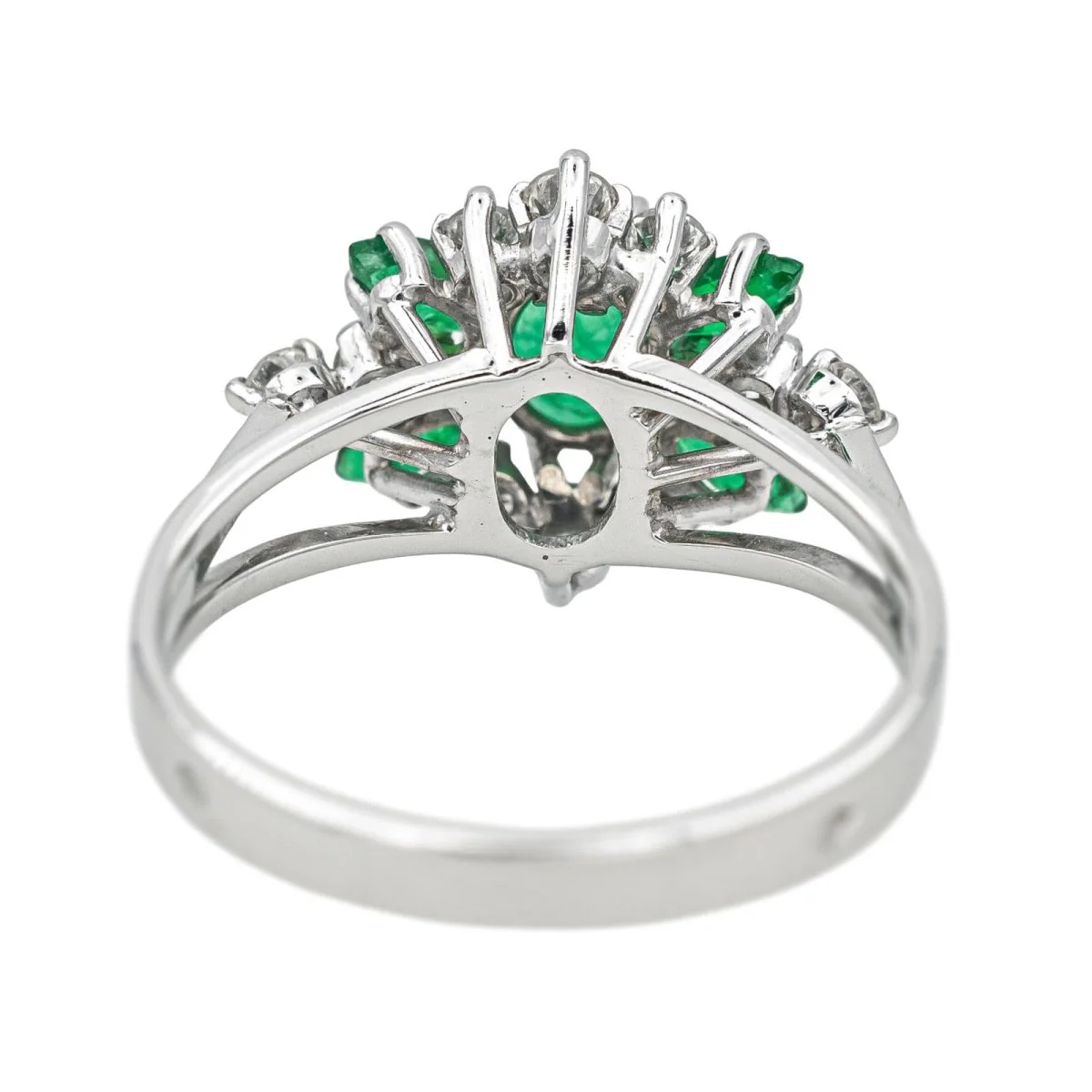 Bague en or blanc, émeraudes et diamants - Image 5