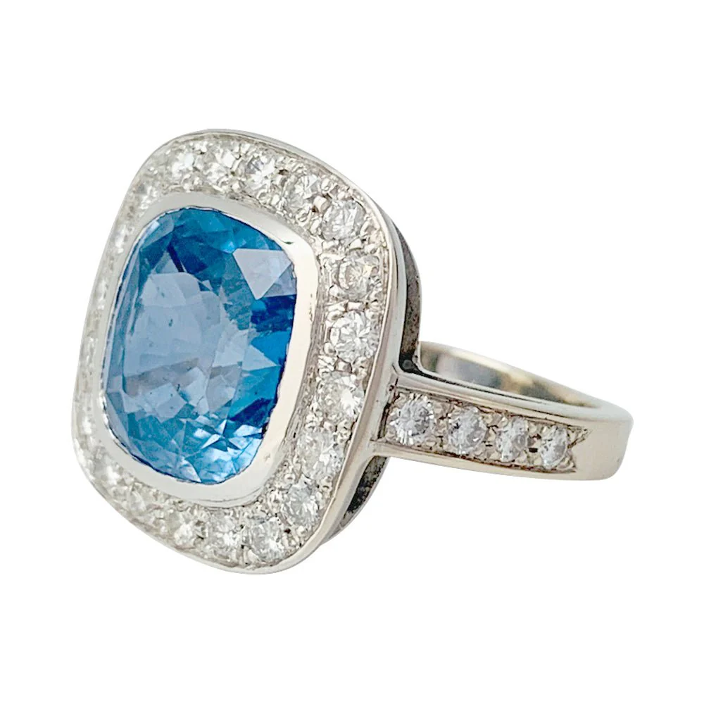 Bague or blanc entourage diamants, saphir 5 carats - Image 4