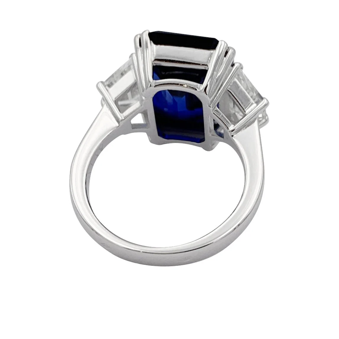Bague or blanc, saphir et diamants - Image 2