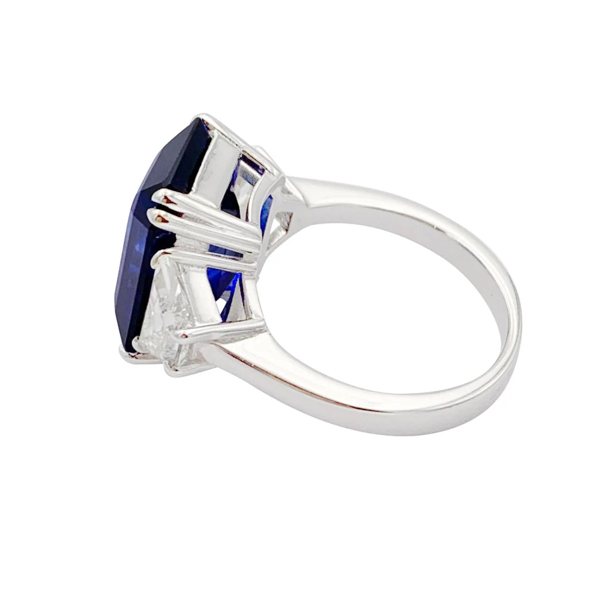 Bague or blanc, saphir et diamants - Image 4