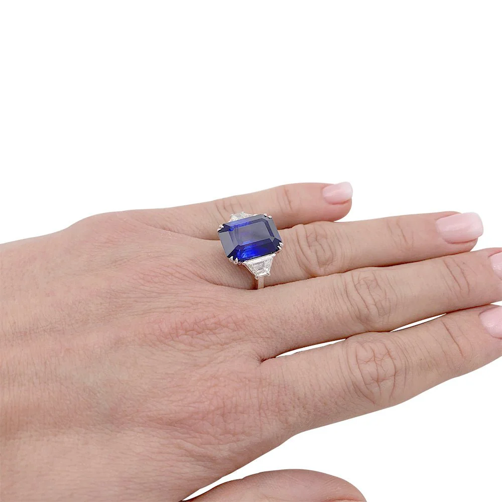 Bague or blanc, saphir et diamants - Image 5