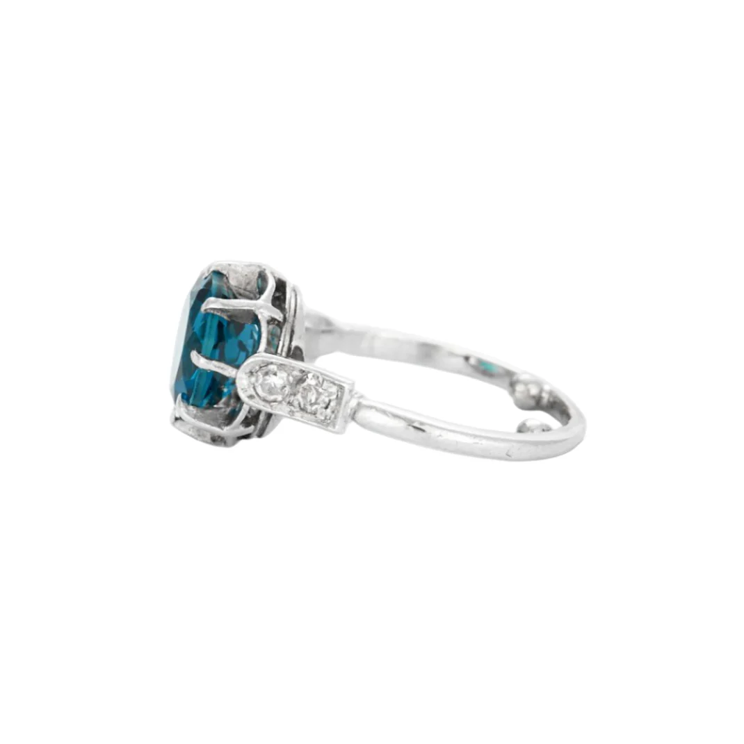 Bague Solitaire en or blanc, topaze et diamants - Image 2