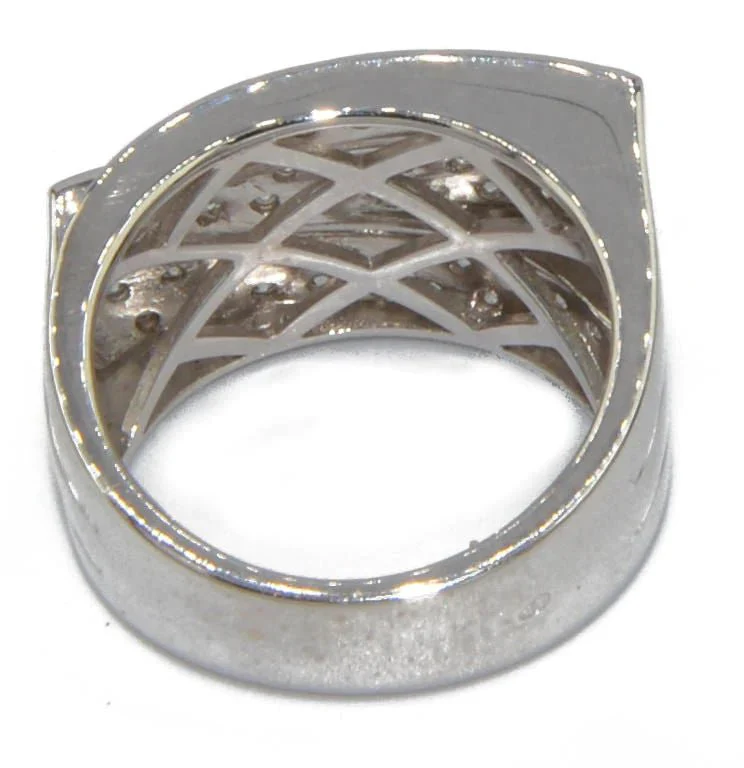 Bague or gris et diamant asymetrique - Image 4