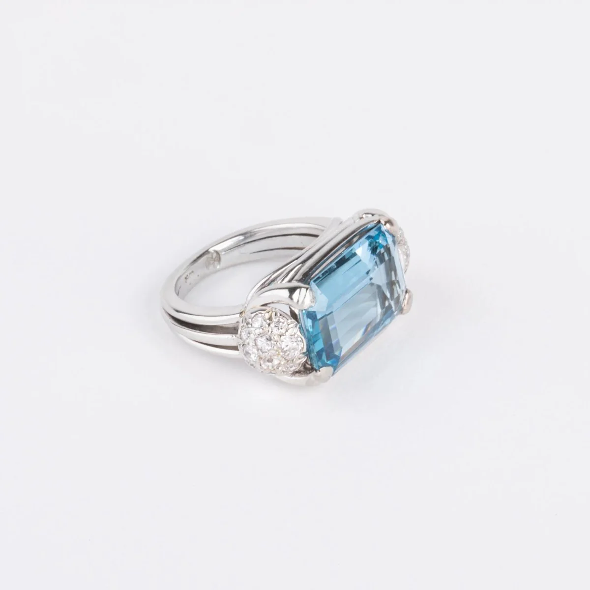 Bague or gris ornée d'une aigue marine et diamants - Image 5