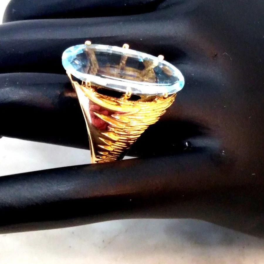 Bague Marquise en or jaune, et aigue-marine - Image 2