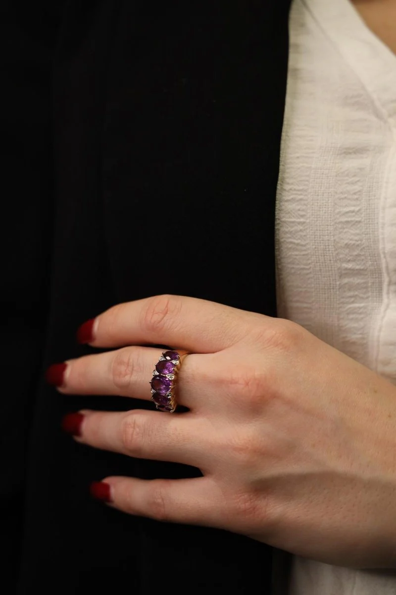 Bague Cocktail en or jaune, diamants et améthyste - Image 7