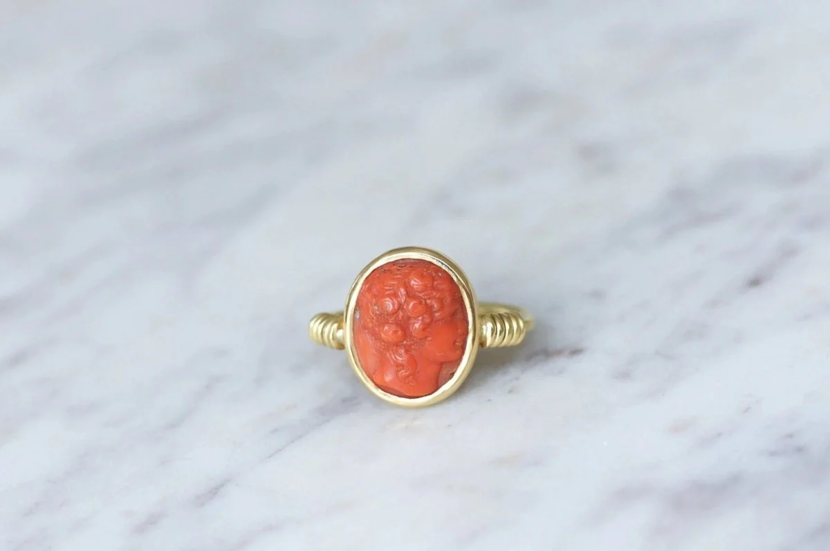 Bague style antique camée corail - Image 2