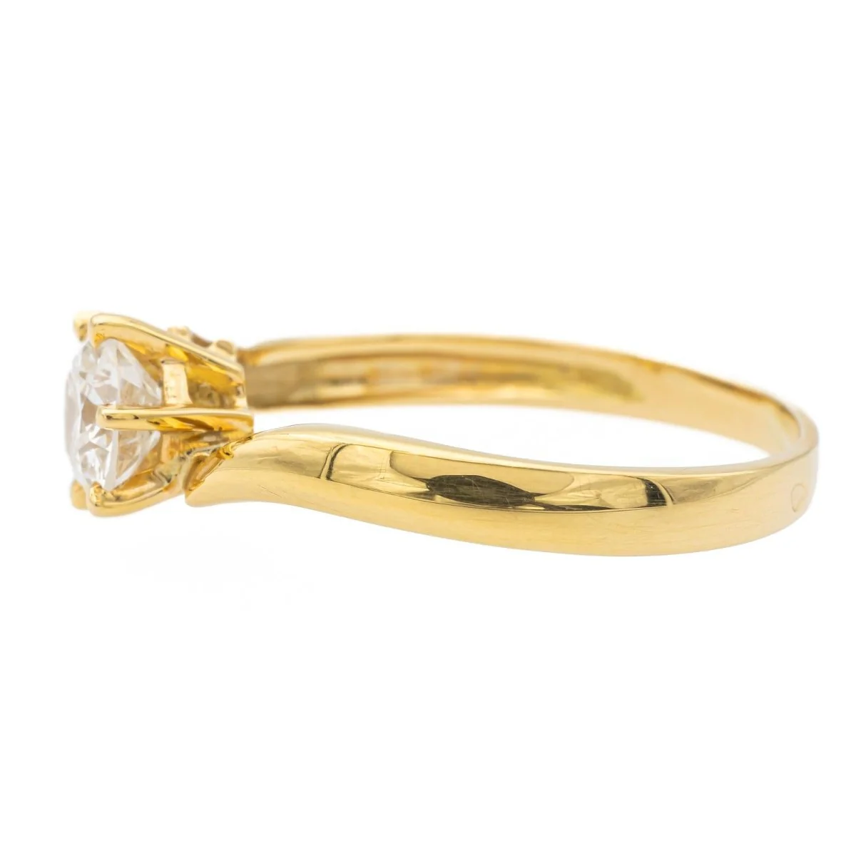 Bague Solitaire en or jaune et diamant - Image 4