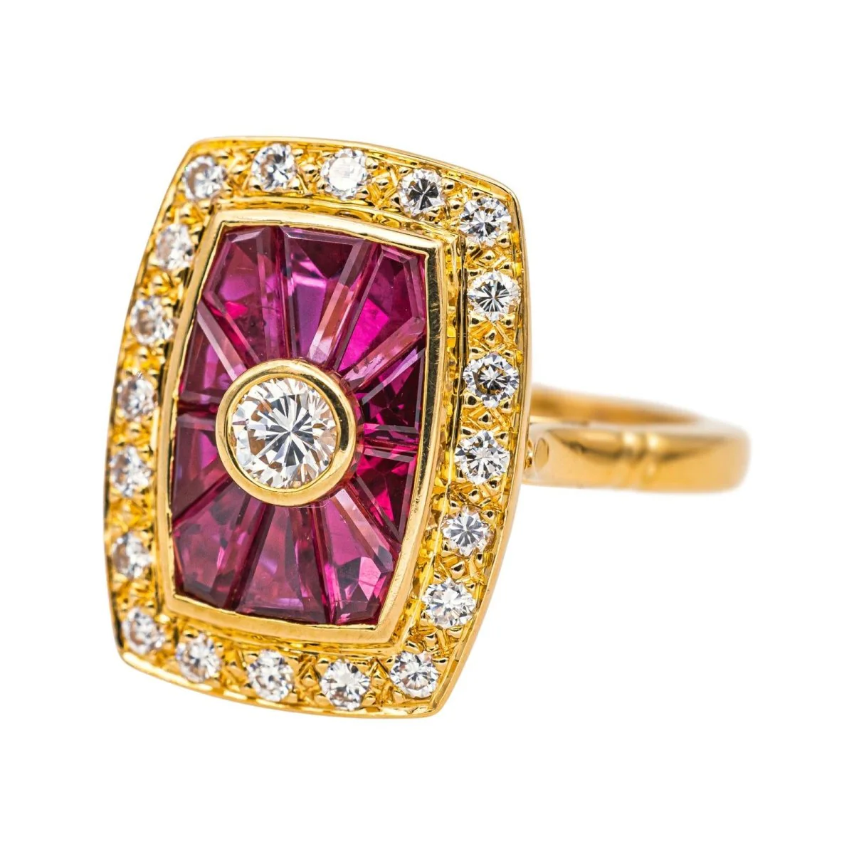 Bague Pompadour en or jaune, rubis et diamants - Image 3