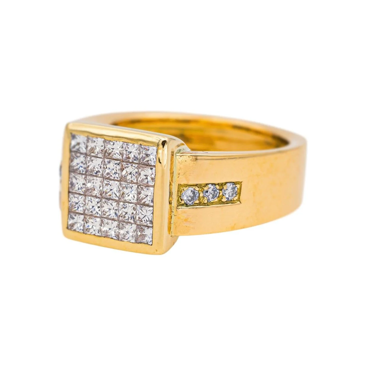 Bague Pavée en or jaune et diamant - Image 3