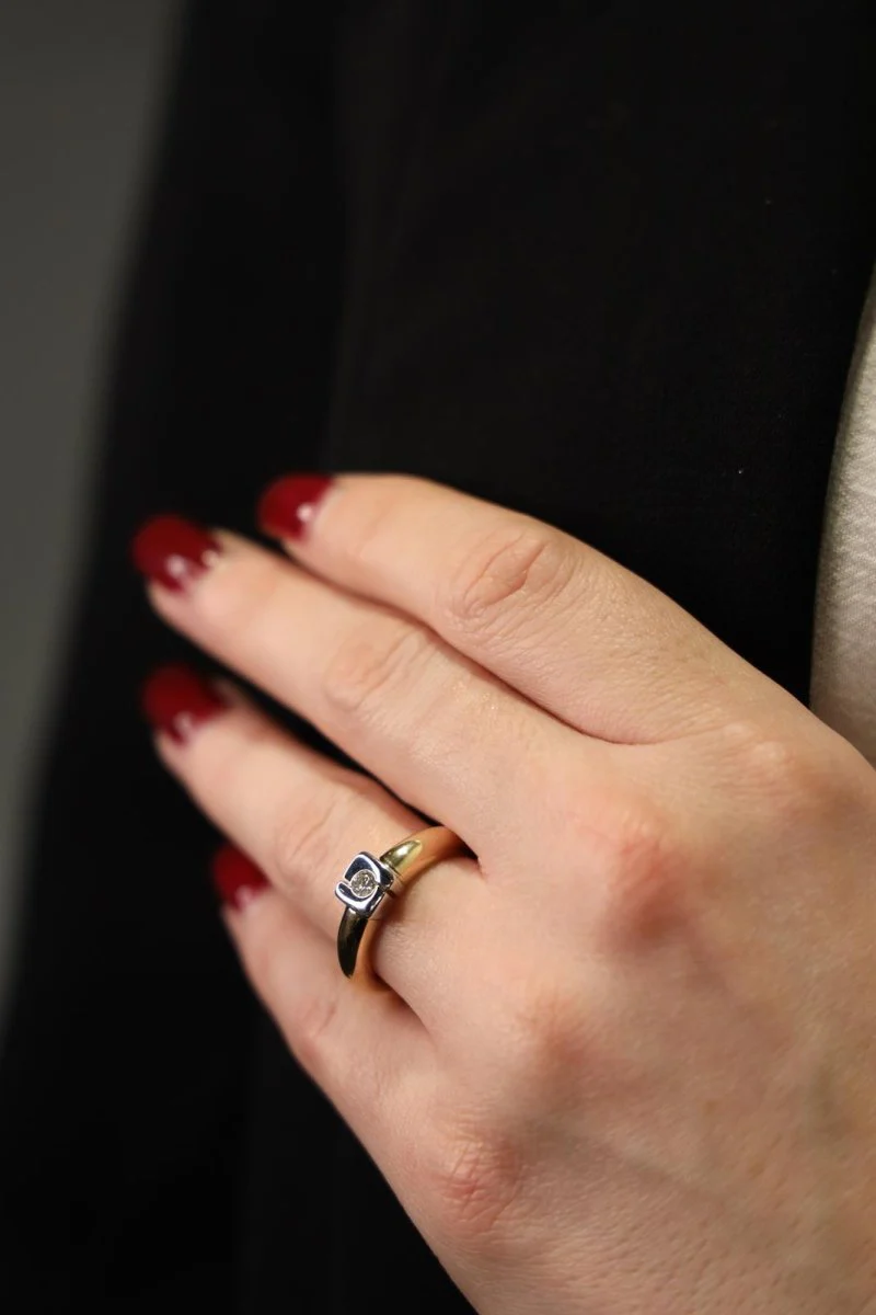 Bague Solitaire en or jaune et diamant - Image 7