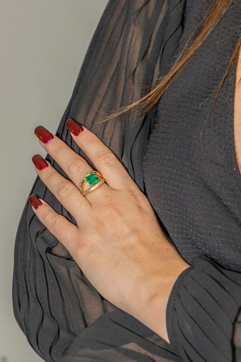 Bague Or jaune Emeraude - Image 2