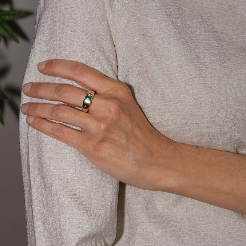 Bague Trilogie en or jaune, émeraude et diamants - Image 2
