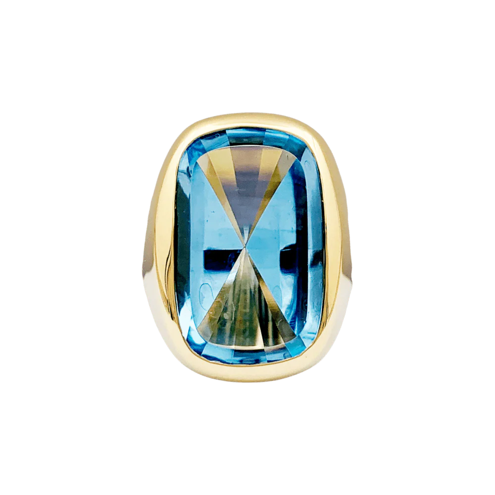 Bague Chevalière en or jaune et topaze
