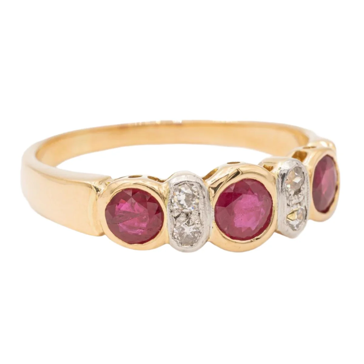Bague en or jaune, rubis et diamants - Image 2
