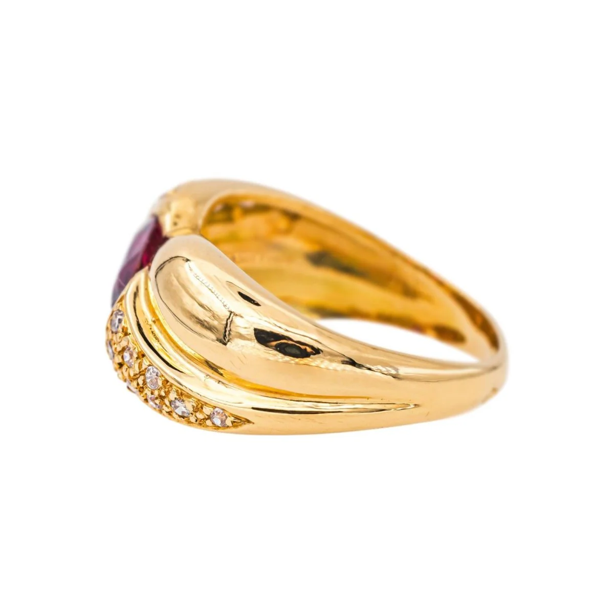 Bague en or jaune, rubis et diamants - Image 5