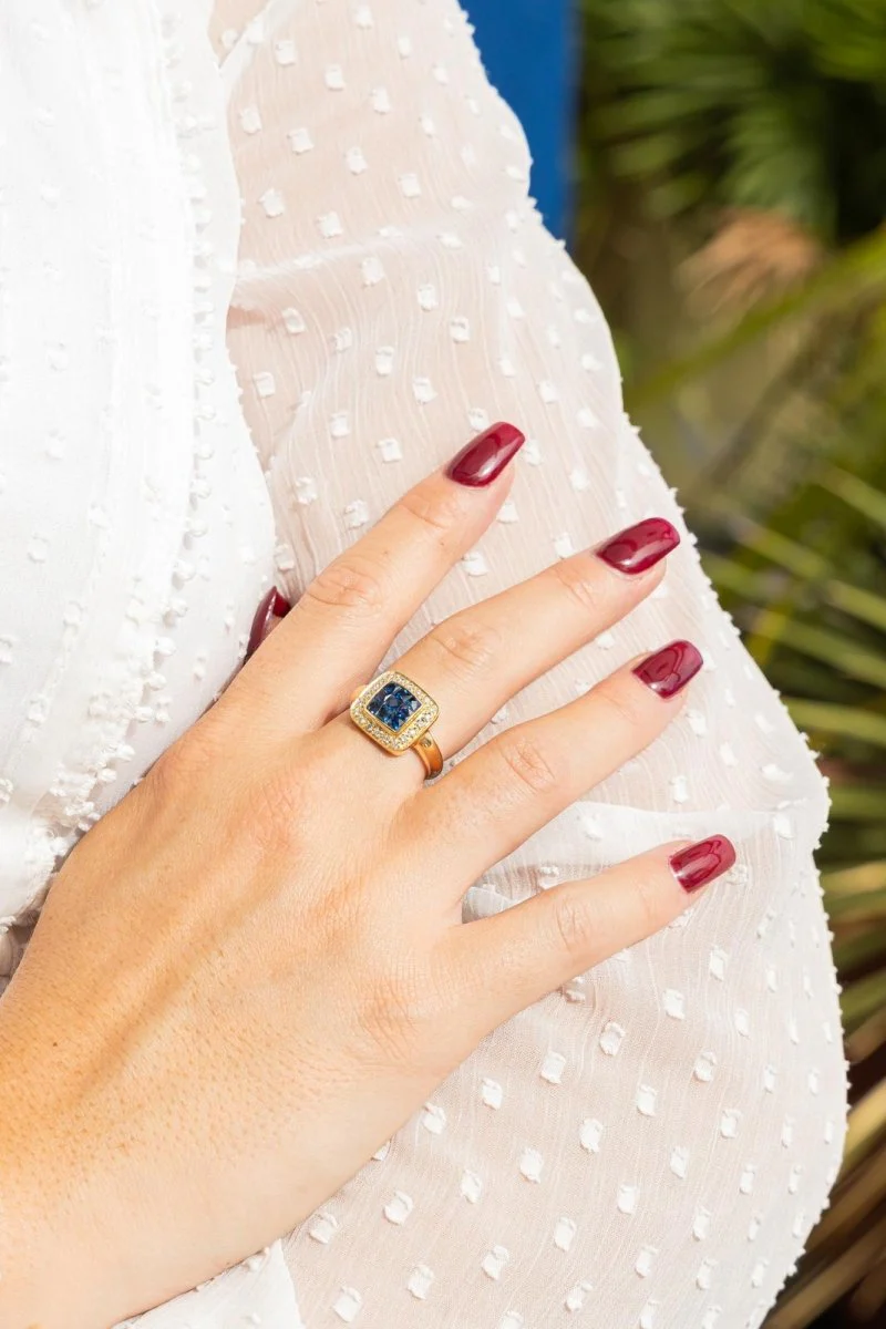 Bague en or jaune et Saphir - Image 2