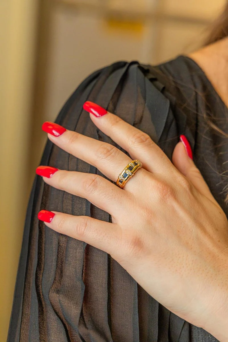 Bague en or jaune et saphir - Image 2