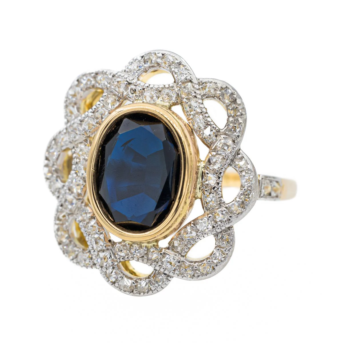 Bague Pompadour en or jaune, or blanc, saphir et diamants - Image 3