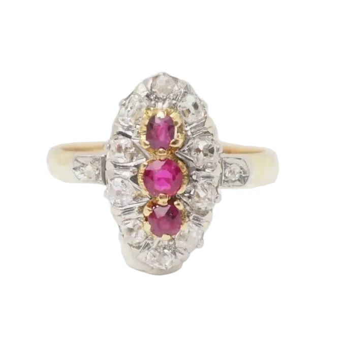 Bague Trilogie en or jaune, rubis et diamants
