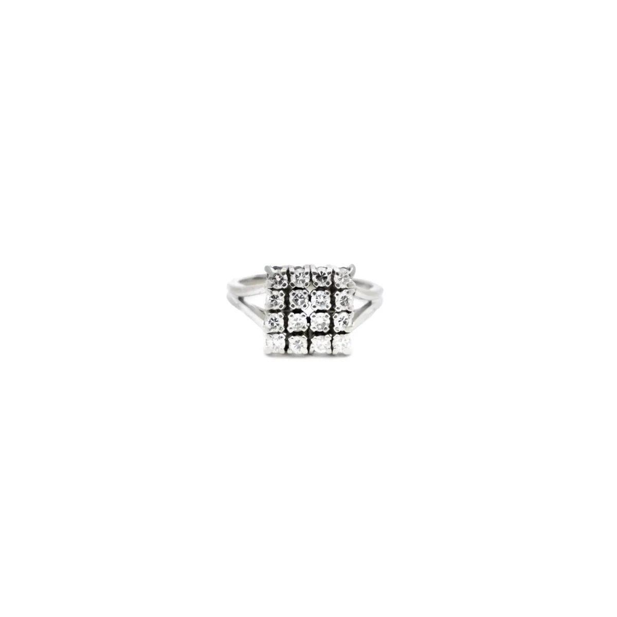 Bague Pavée en or blanc et diamants