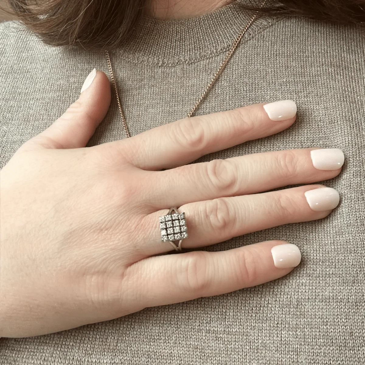 Bague Pavée en or blanc et diamants - Image 2