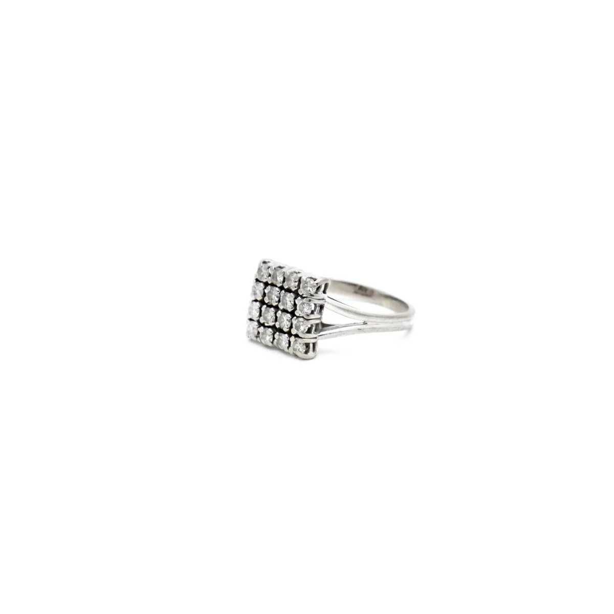 Bague Pavée en or blanc et diamants - Image 3