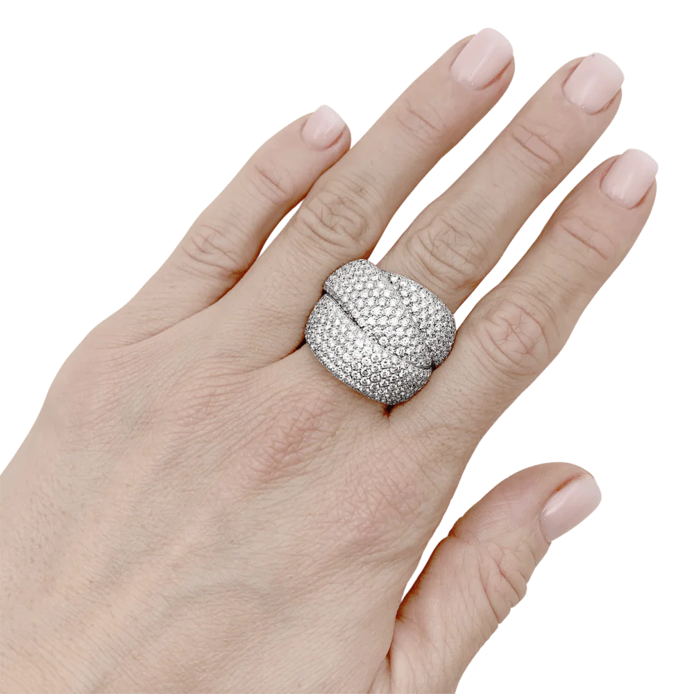 Bague Cocktail en or blanc et diamants - Image 2