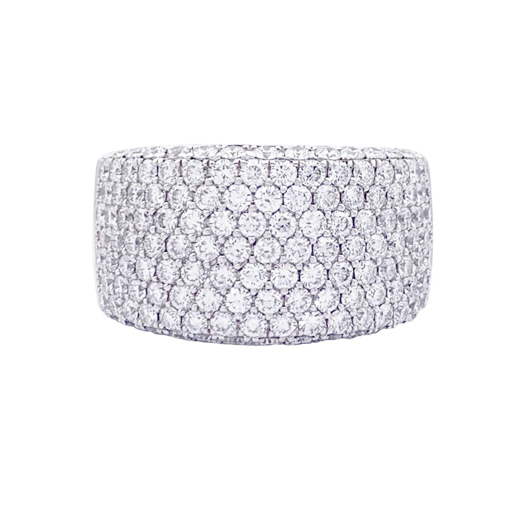 Bague pavage or blanc, diamants.