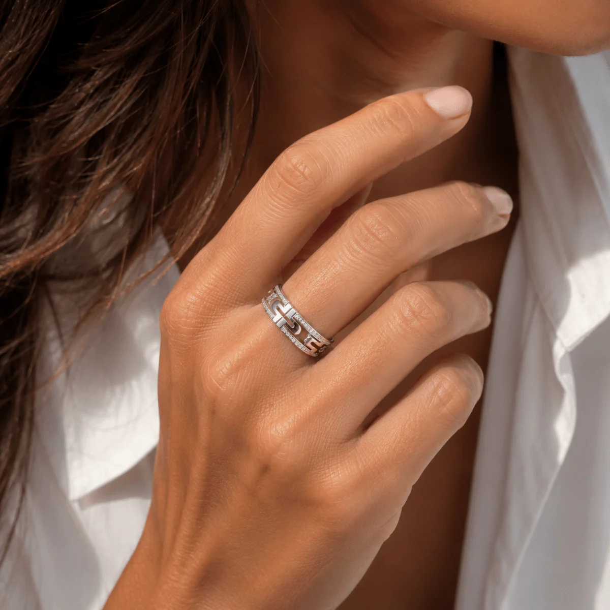 Bague Pavée BULGARI "Parentesi" en or blanc et diamants - Image 2