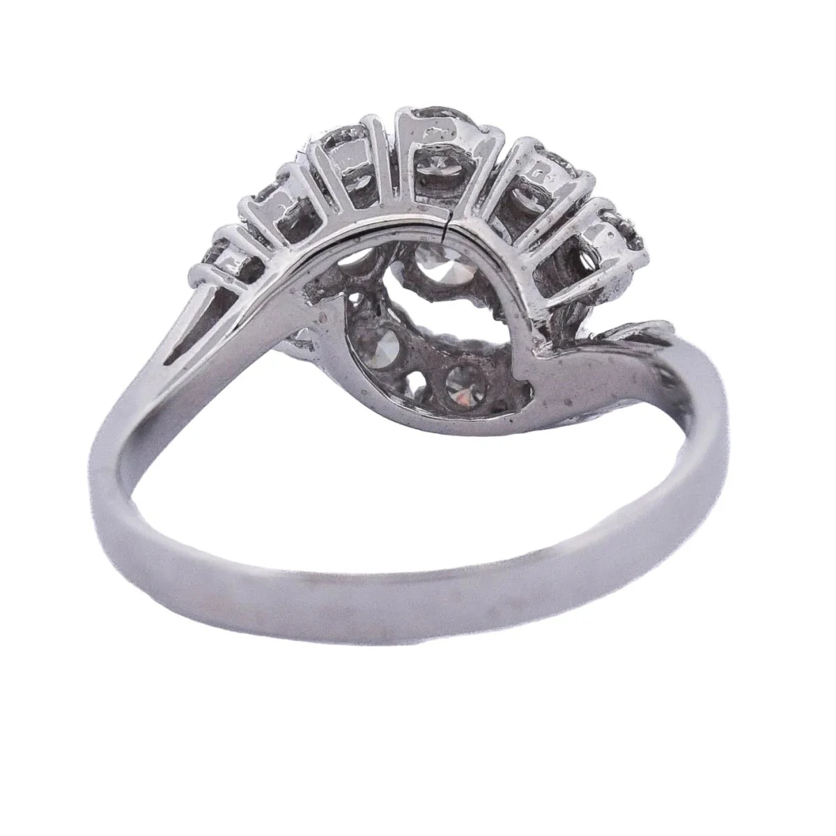 Bague Pavée en or blanc et diamants - Image 4