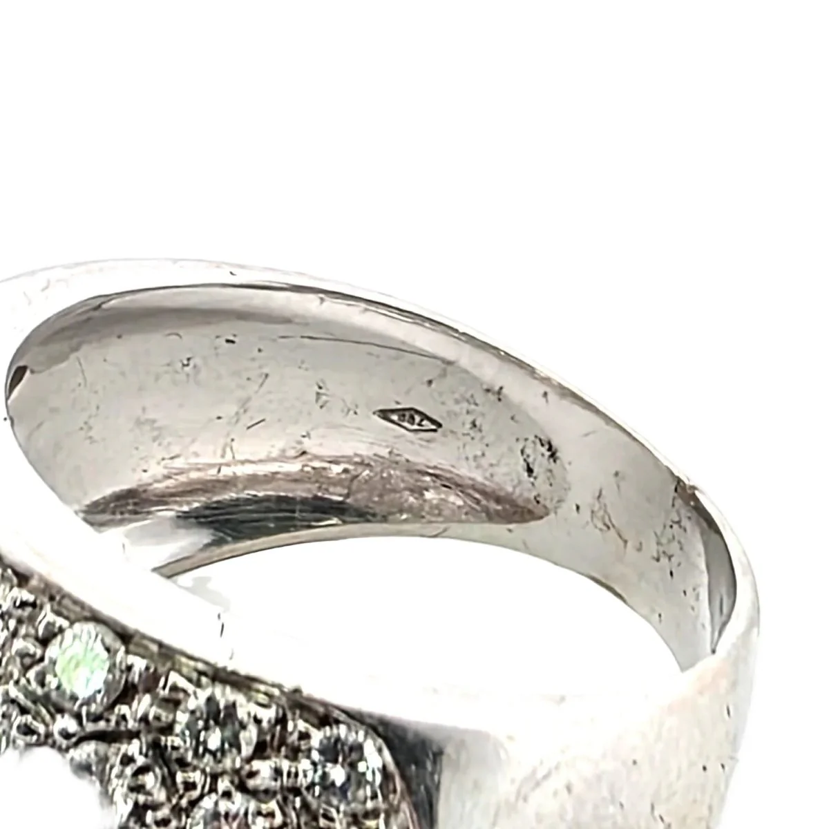 Bague Pavée en or blanc et diamants - Image 5
