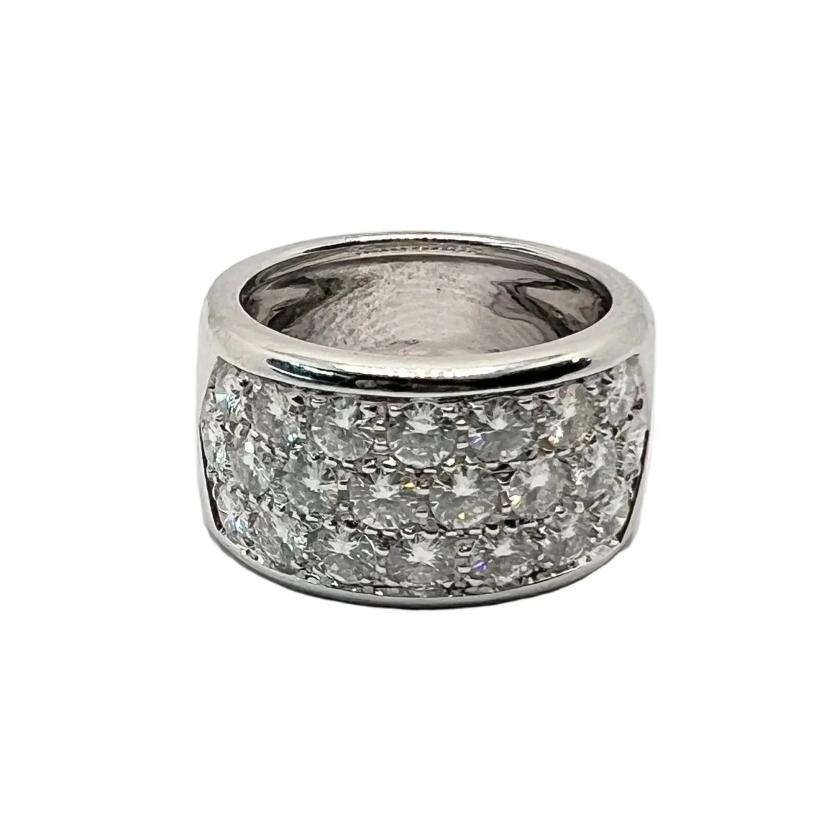 Bague Pavée en or blanc et diamants