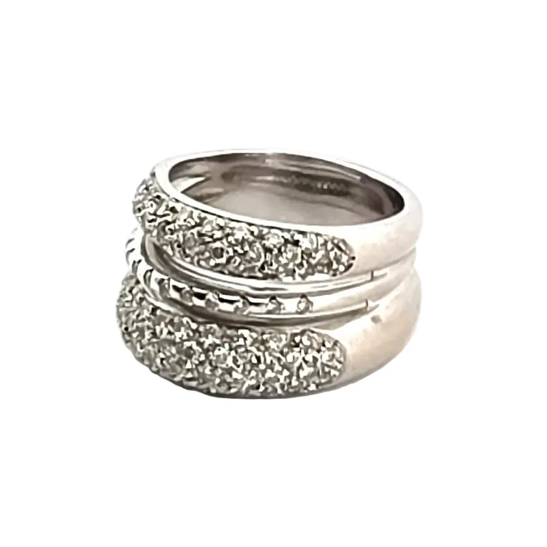 Bague Pavée en or blanc et diamants - Image 2