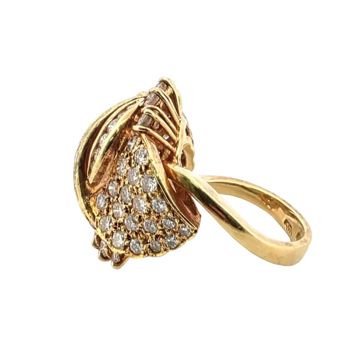 Bague Pavée en or jaune et diamants - Image 3