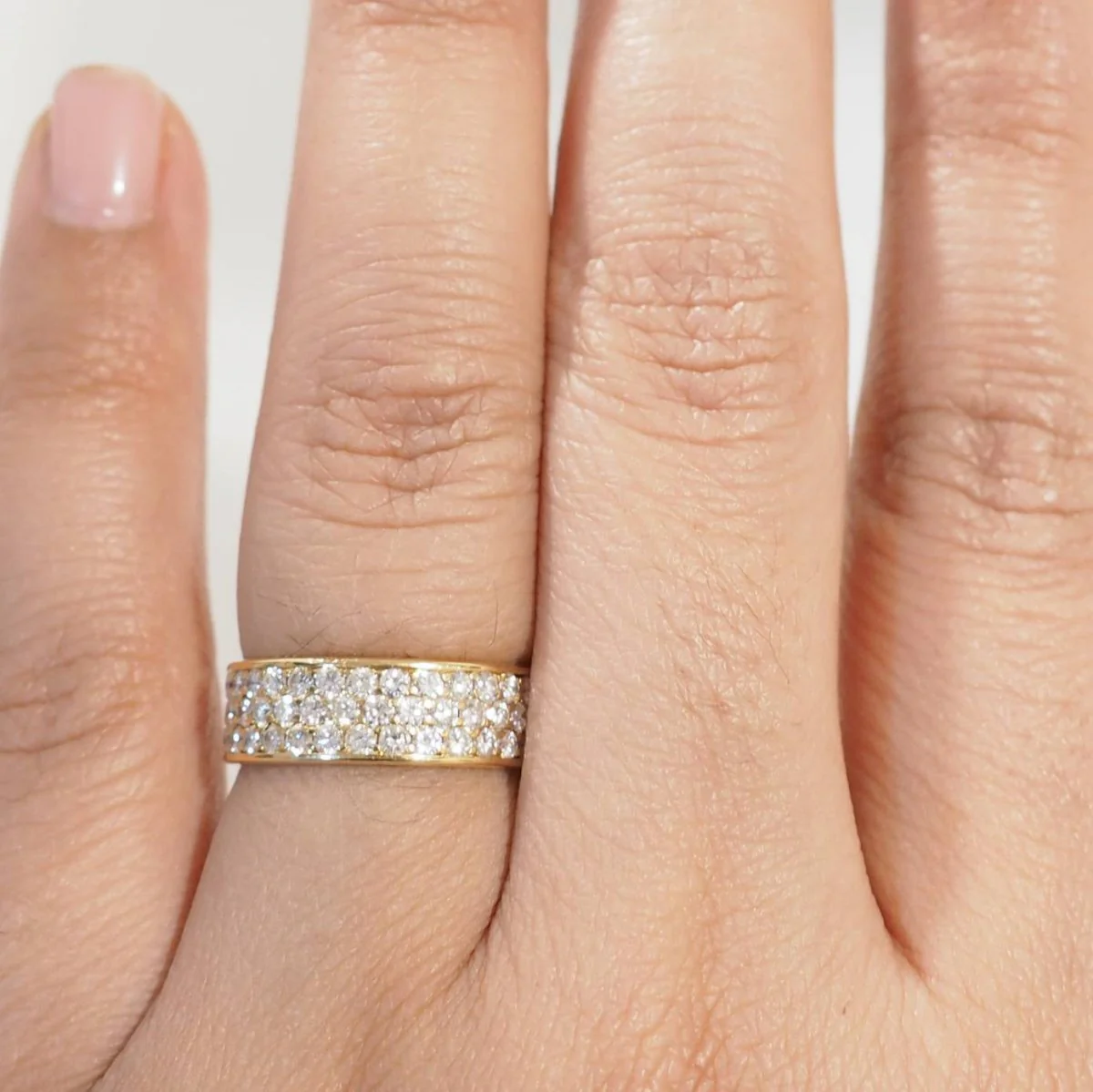 Bague Pavée en or jaune et diamants - Image 2