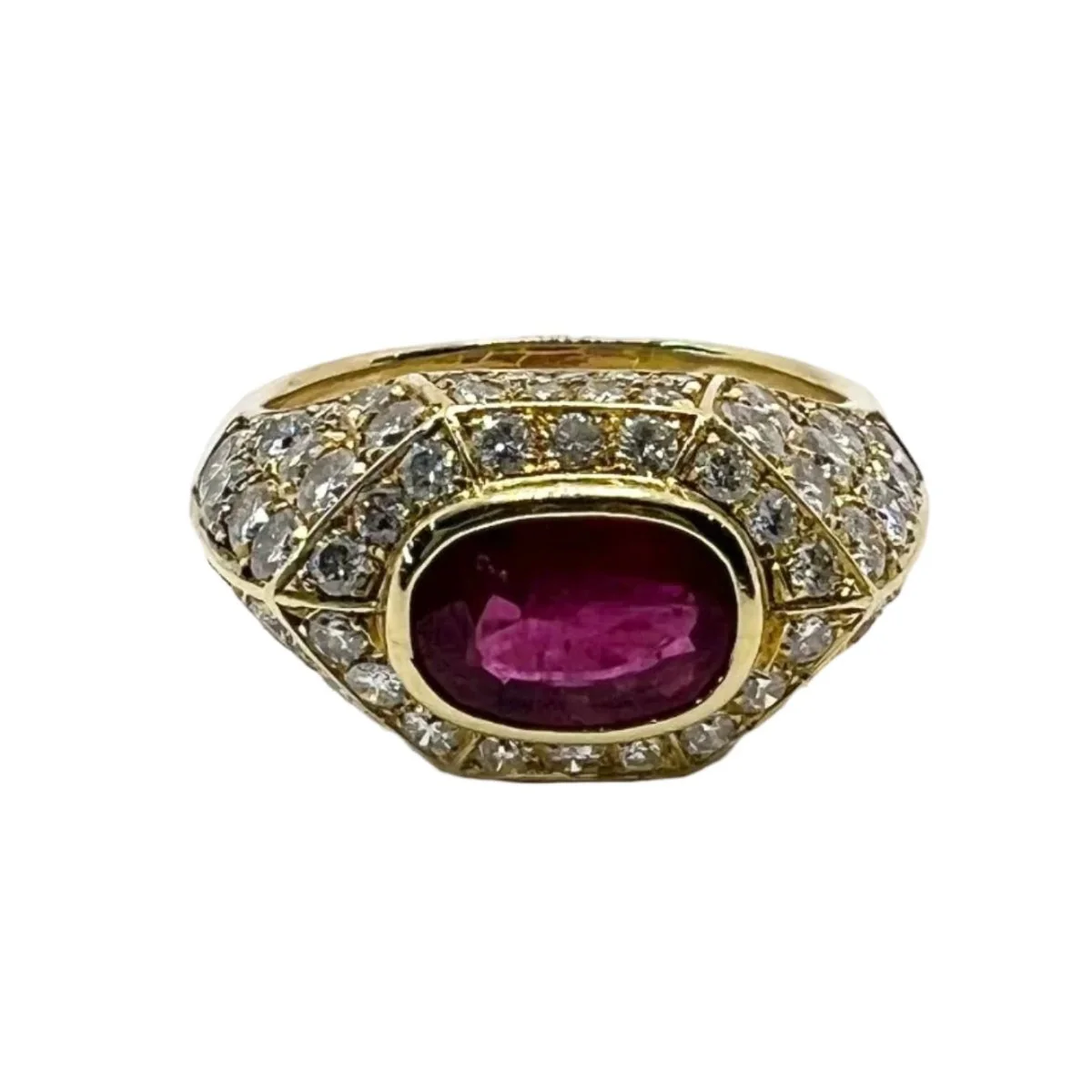 Bague Pavée en or jaune, rubis et diamants