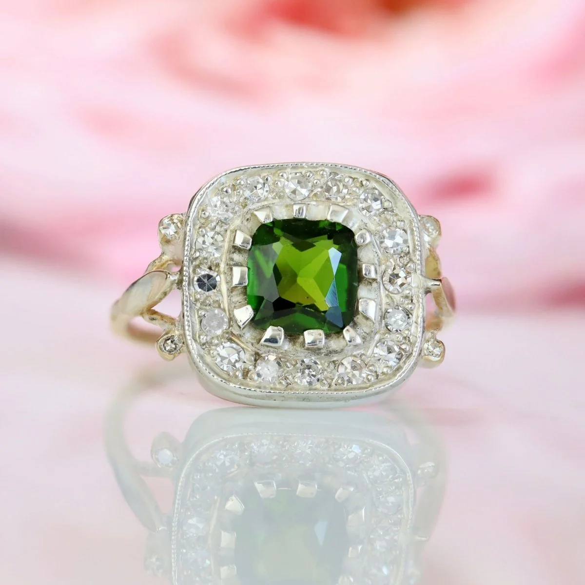 Bague ancienne en or jaune et argent avec péridot et diamants - Image 3