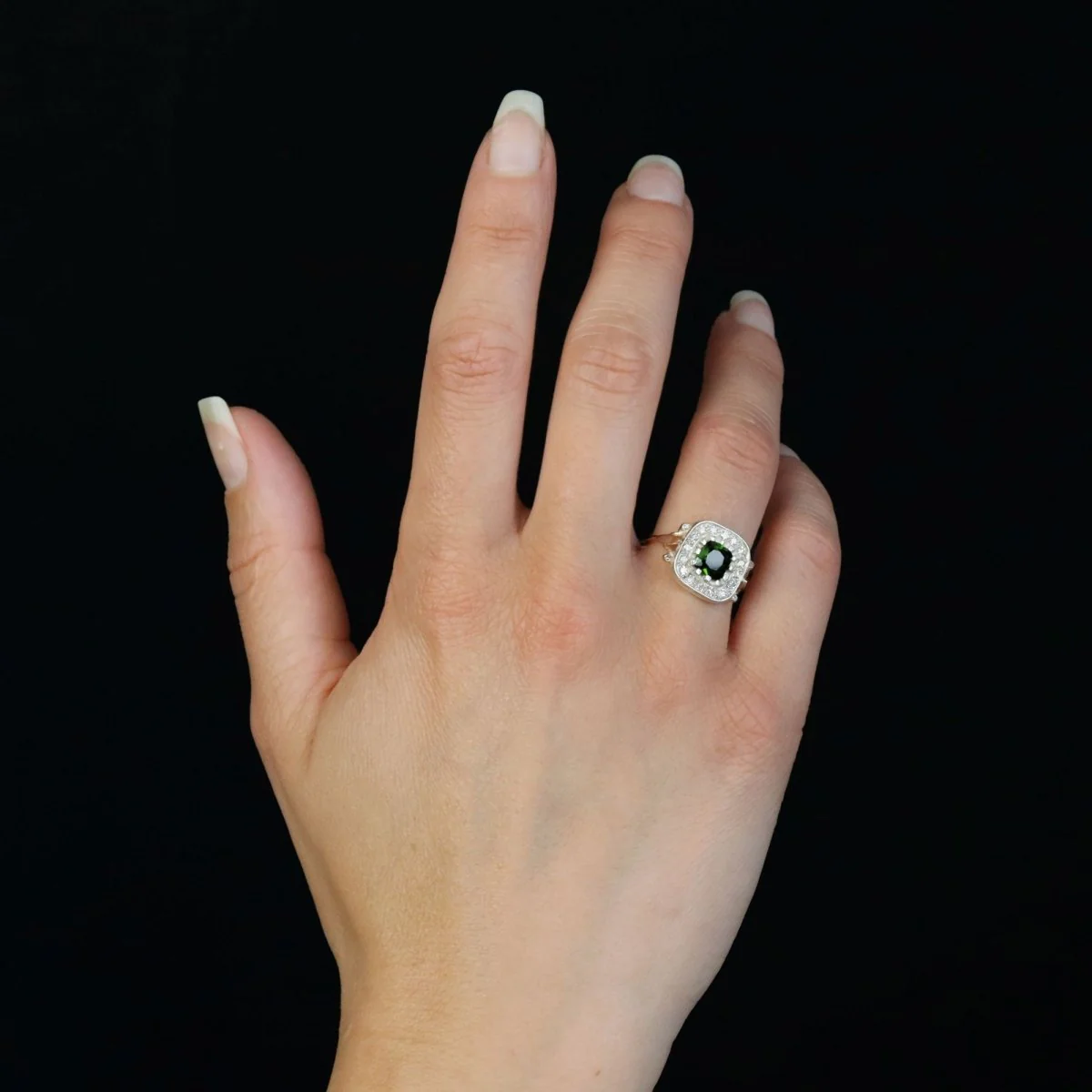 Bague ancienne en or jaune et argent avec péridot et diamants - Image 4